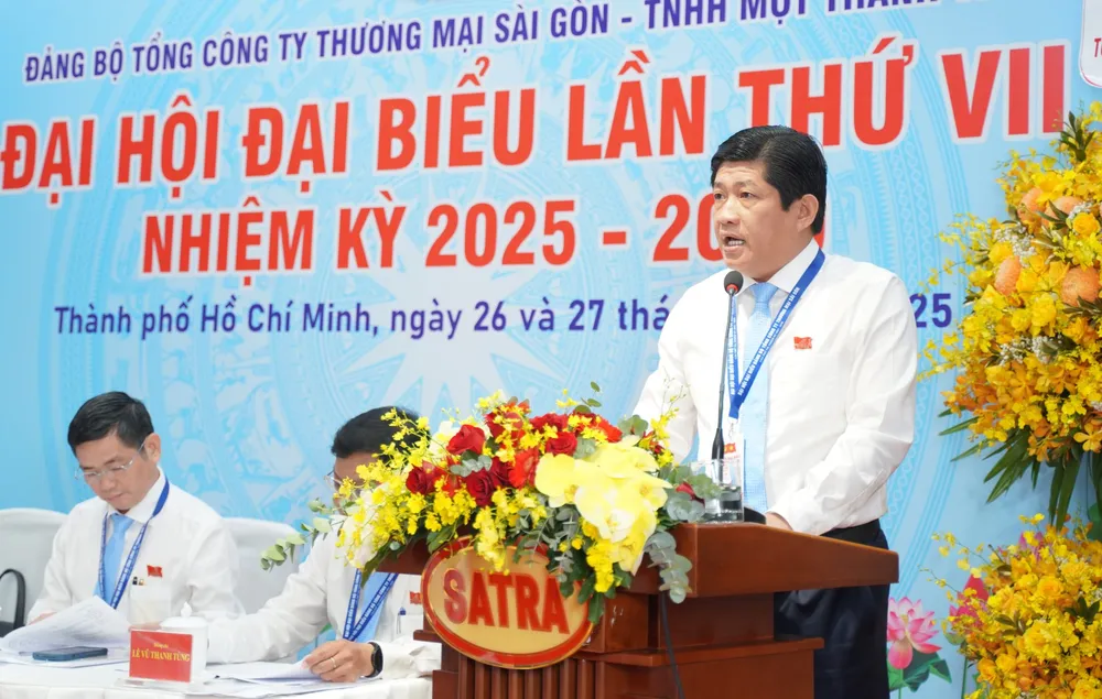 Đ/c Nguyễn Hữu Nghĩa, Bí thư Đảng ủy Tổng Công ty Nhiệm kỳ VI thay mặt Đoàn Chủ tịch Tuyên bố khai mạc Đại hội Đại biểu Đảng bộ Tổng Công ty lần thứ VII nhiệm kỳ 2025-2030 HÌNH 1.jpg