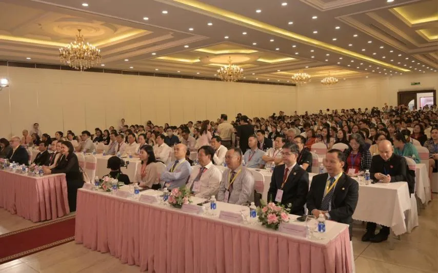 Các đại biểu dự hội nghị H 2.jpg