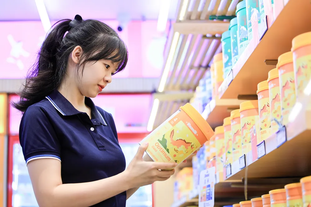 Vinamilk Optimum với 6 HMO được nhiều mẹ Việt tin dùng ngay khi vừa ra mắt (Ảnh: Nguyễn Hoàng) HÌNH 4 (2).png
