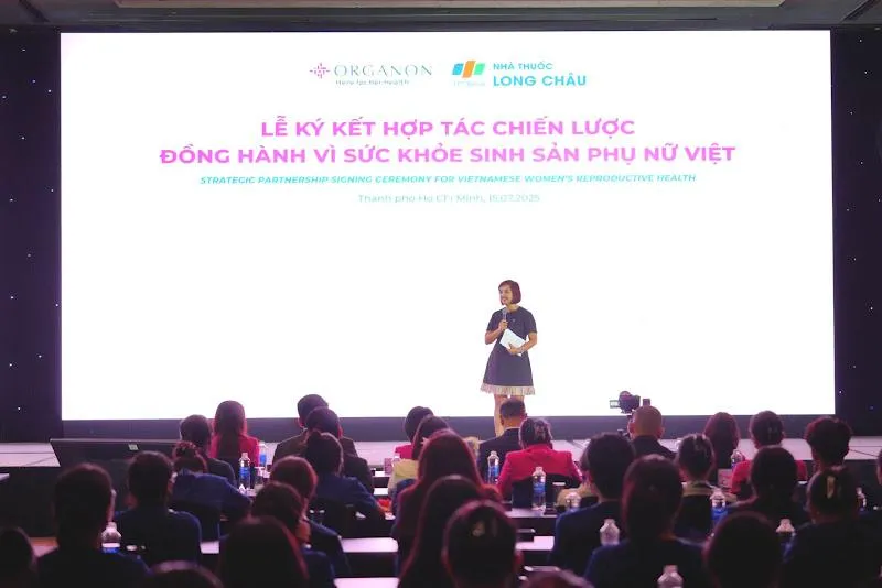 Đại diện hệ thống nhà thuốc và tiêm chủng Long Châu tại sự kiện Picture4.jpg