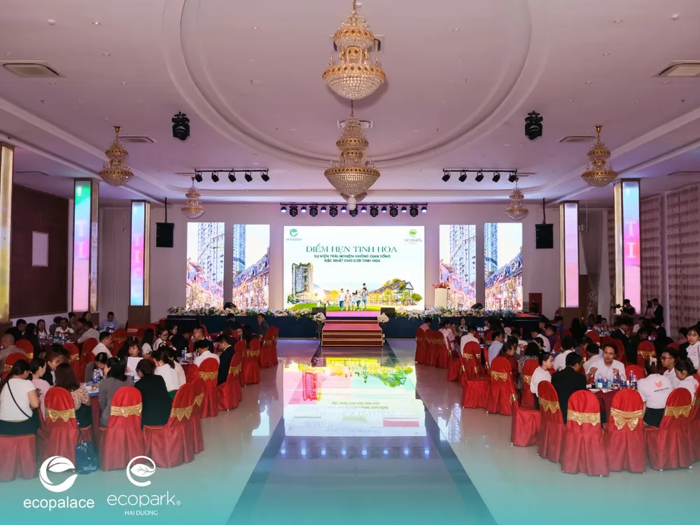 Chính sách giữ chỗ riêng – cơ hội chỉ dành cho nhà đầu tư quyết sớm. Hình ảnh tại 1 sự kiện mở bán của dự án Ecopalace Picture3.jpg