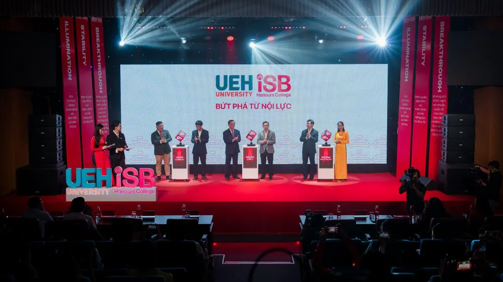 Trường Tài năng UEH.ISB chuyển mình với mô hình đào tạo mới