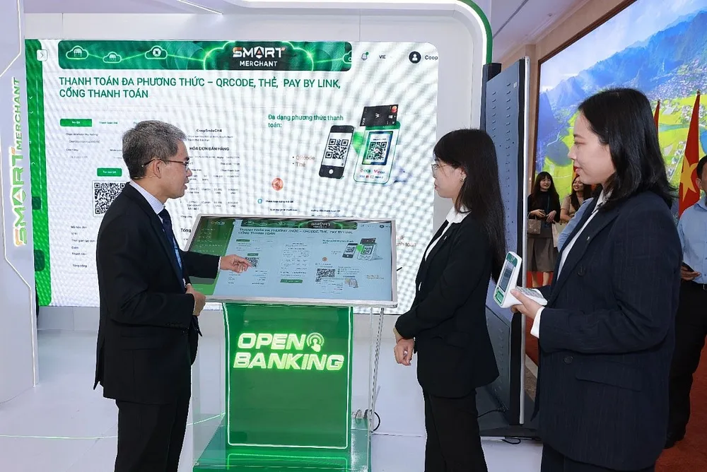 Open Banking đã và đang nhận được sự quan tâm rất lớn từ Chính Phủ, các cơ quan ban ngành nhằm đẩy mạnh hoạt động chuyển đổi số trong doanh nghiệp OCB CĐS.jpg