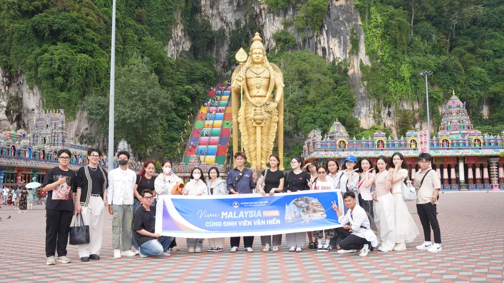 Cơ hội để tân sinh viên vi vu quốc tế với hành trình học tập trải nghiệm đầy ý nghĩa hướng đến mục tiêu hội nhập toàn cầu DSC00021 - Copy.JPG