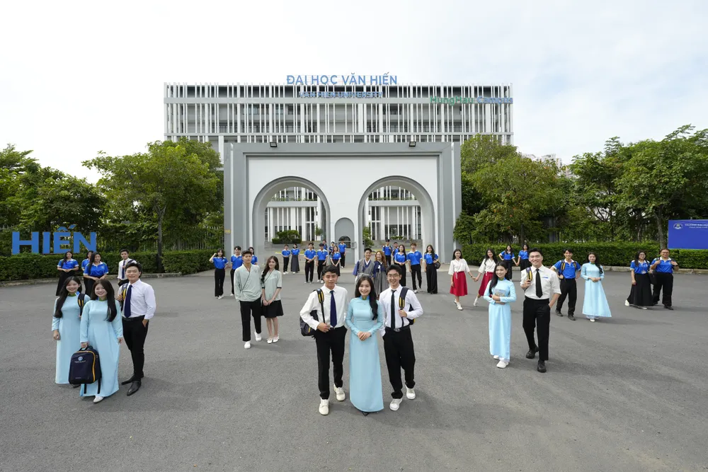 Trường Đại học Văn Hiến sẵn sàng chào đón quý phụ huynh và các tân sinh viên đến làm thủ tục nhập học từ ngày 23-8-2025 đến 30-8-2025 VHU-9657.JPG