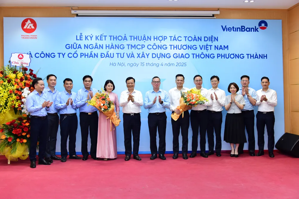 Lễ ký kết thỏa thuận hợp tác toàn diện giữa VietinBank và Phương Thành Tranconsin Anh2.jpg