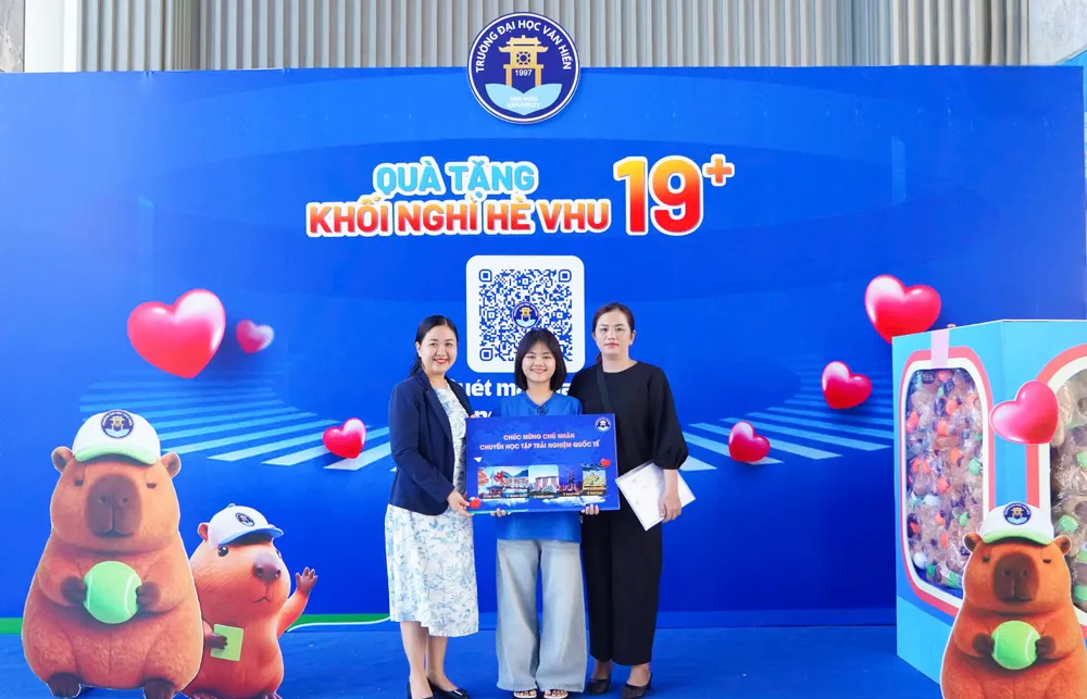 Thí sinh đến nhập học may mắn nhận được chuyến học tập trải nghiệm quốc tế, sẵn sàng hành trình hội nhập toàn cầu 795587a5e932616c382317 (1).jpg