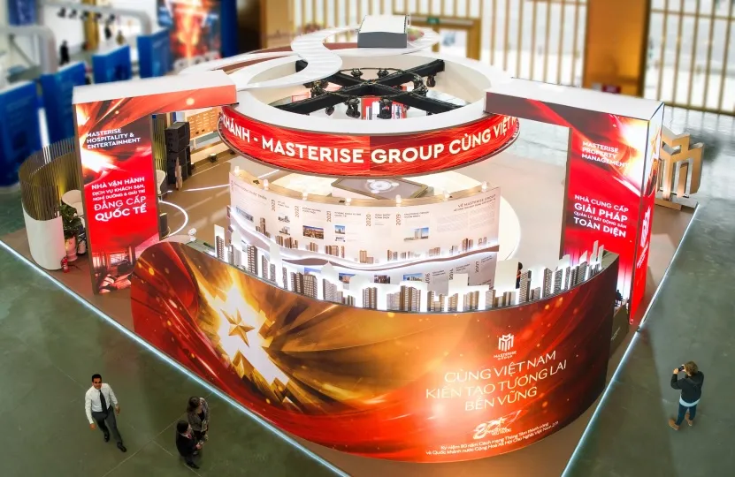 Gian hàng Masterise Group thu hút mọi ánh nhìn với thiết kế hiện đại, nổi bật Hinh 2.jpg