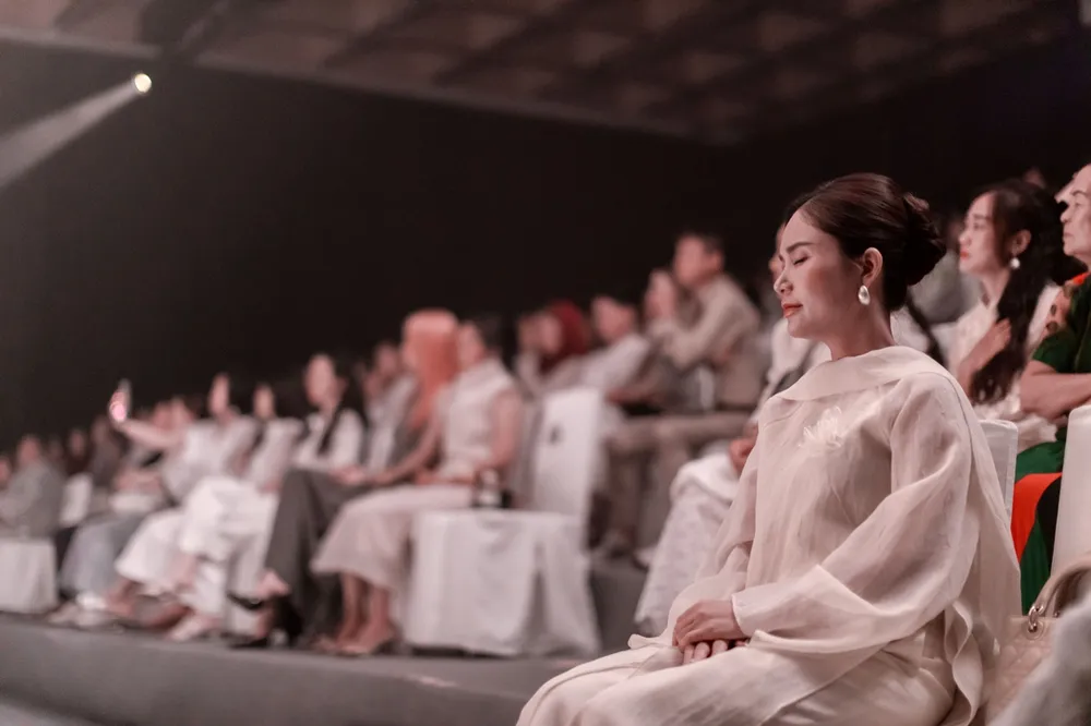 Khán giả “chìm sâu” vào giai điệu chữa lành của âm nhạc thiền ca Bo1_Anh5.jpg