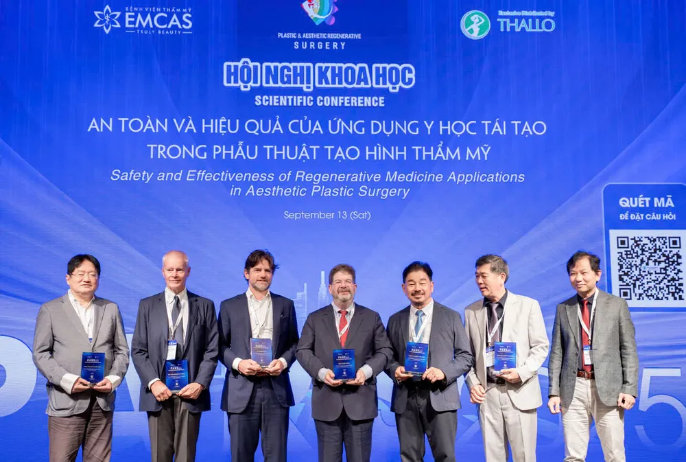 Các chuyên gia quốc tế đánh giá hội thảo là một bước tiến quan trọng đưa lĩnh vực thẩm mỹ và y học tái sinh Việt Nam vươn tầm khu vực và thế giới HInh 4- mới.jpg