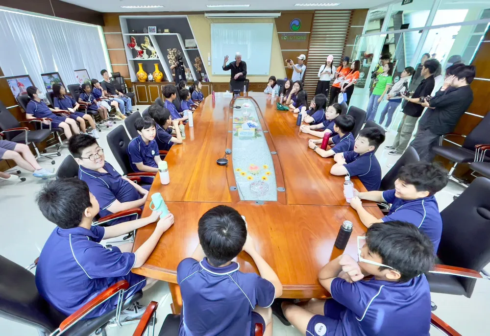 Đoàn học sinh Trường Quốc tế SIKS đến tham quan, tìm hiểu quy trình xử lý chất thải và công nghệ tại Khu Liên hợp xử lý chất thải Đa Phước