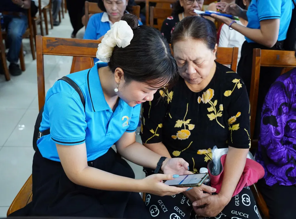 Hướng dẫn người dân cài App SAWACO CSKH Hướng dẫn người dân cài App SAWACO CSKH.jpg