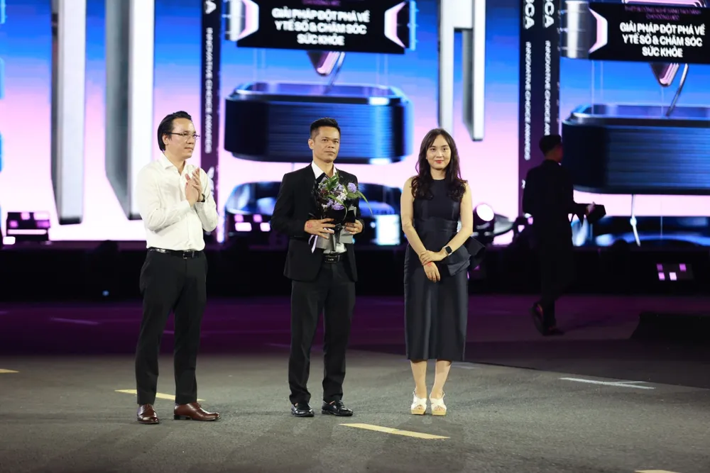 Long Châu cam kết sẽ tiếp tục đổi mới, đầu tư vào công nghệ góp phần nâng cao chất lượng sống cho cộng đồng, vì một Việt Nam khỏe mạnh hơn 2.jpeg