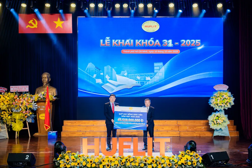 Trao học bổng khóa 31-2025 trao quỹ học bổng-ok.jpg