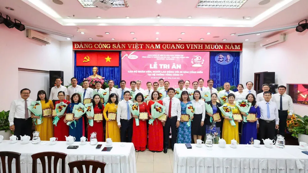 Lễ tri ân cán bộ nhân viên, người lao động với 30 năm cống hiến tại hệ thống Tổng công ty