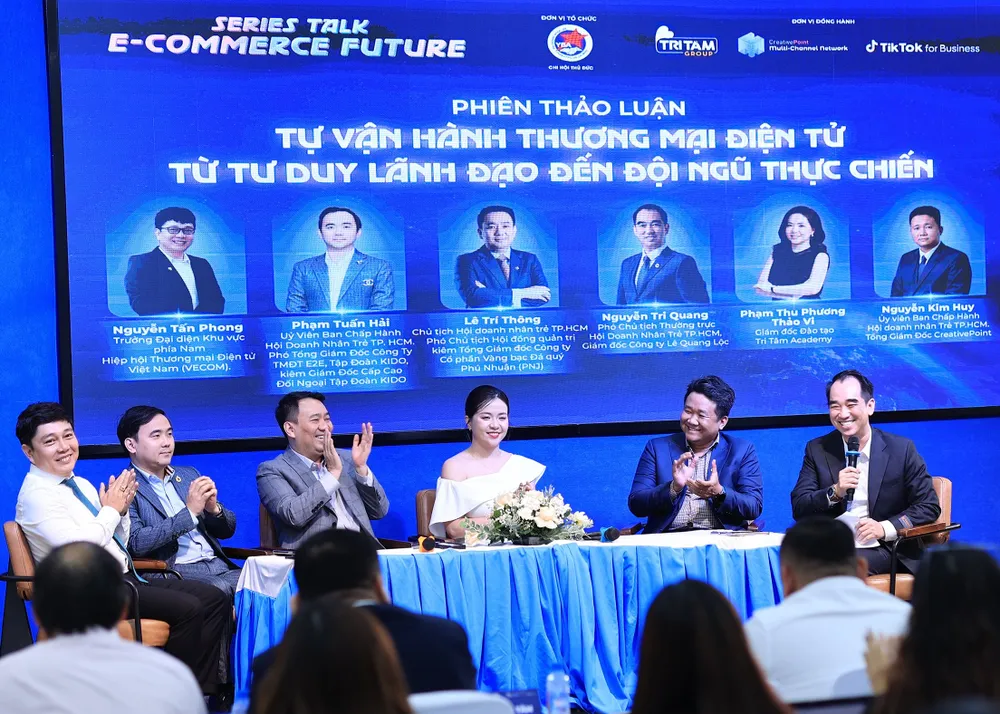 Các đại biểu tham gia phiên đối thoại