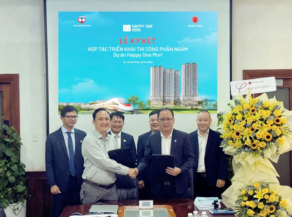 Lễ ký kết đánh dấu cột mốc quan trọng trong tiến trình thi công dự án Happy One Mori