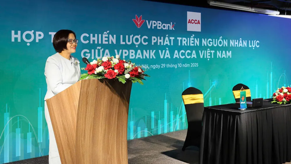 Đại diện VPBank chia sẻ tại sự kiện 1678933688805049670.jpg