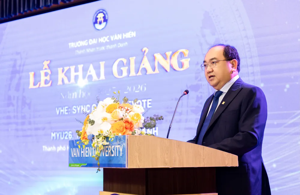PGS.TS Nguyễn Minh Đức, Hiệu trưởng Trường Đại học Văn Hiến phát biểu tại Lễ Khải giảng năm học 2025 – 2026 DUCP2174.jpg