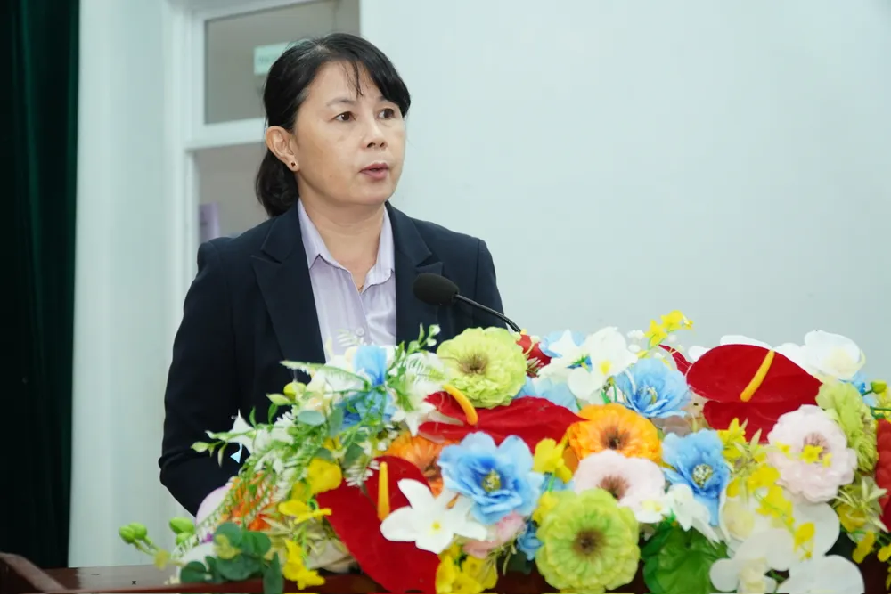 4 PGS.TS Nguyễn Kim Quyên, Chủ tịch CĐCS Trường Đại học Cửu Long phát biểu tại buổi lễ trao quà (2).jpg