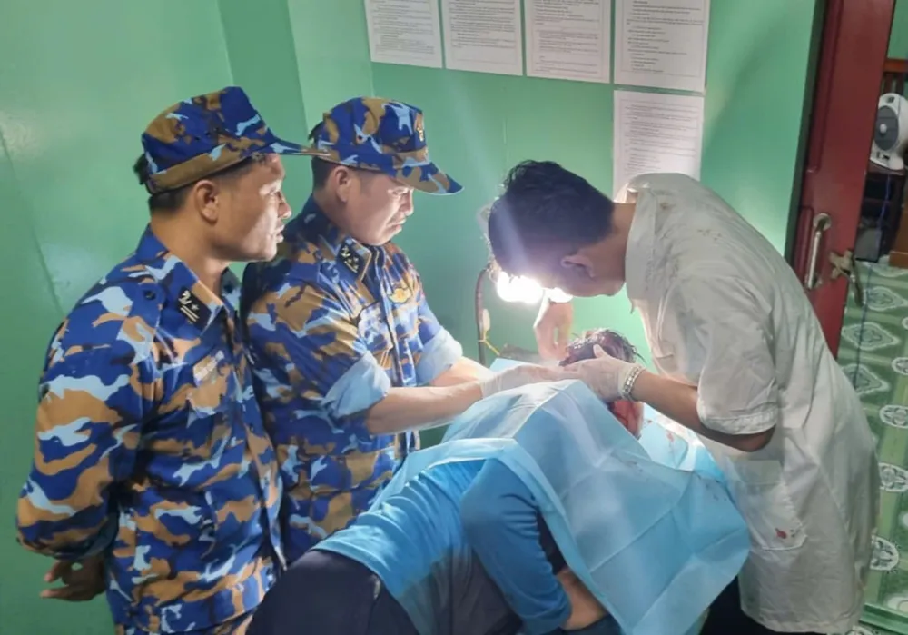 Nhà giàn DK1 điểm tựa vững chắc cho ngư dân vươn khơi bám biển 5. Nhà giàn DK1 điểm tựa vững chắc cho ngư dân vươn khơi bám biển.jpg