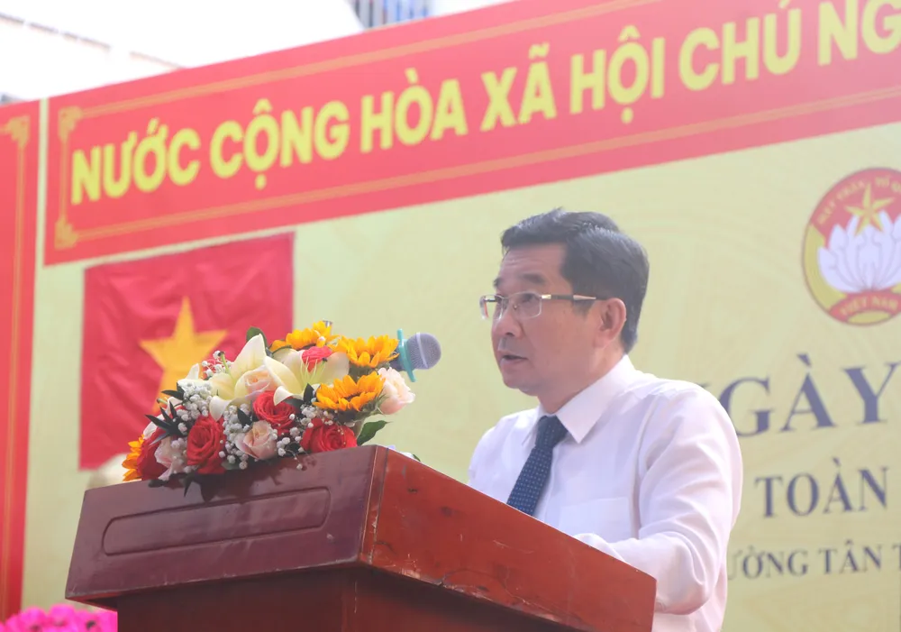 Đồng chí Dương Ngọc Hải, Ủy viên Ban Thường vụ Thành ủy, Chủ nhiệm Ủy ban Kiểm tra Thành ủy TPHCM biểu dương thành tích khu phố 5 đạt được trong năm 2023 Đồng chí Dương Ngọc Hải, Ủy viên Ban Thường vụ Thành ủy, Chủ nhiệm Ủy ban Kiểm tra Thành ủy TPHCM biểu dương thành tích khu phố 5 đạt được trong năm 2023