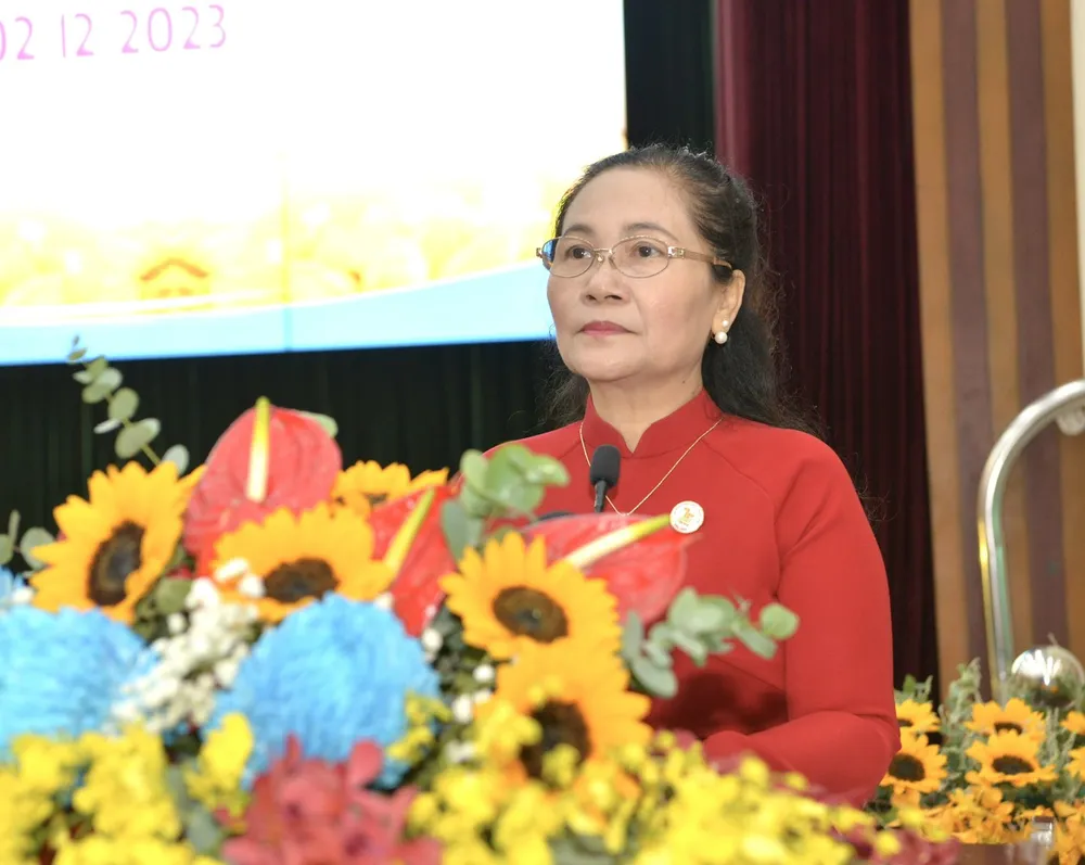 Đồng chí Nguyễn Thị Lệ phát biểu tại buổi lễ Đồng chí Nguyễn Thị Lệ phát biểu tại buổi lễ