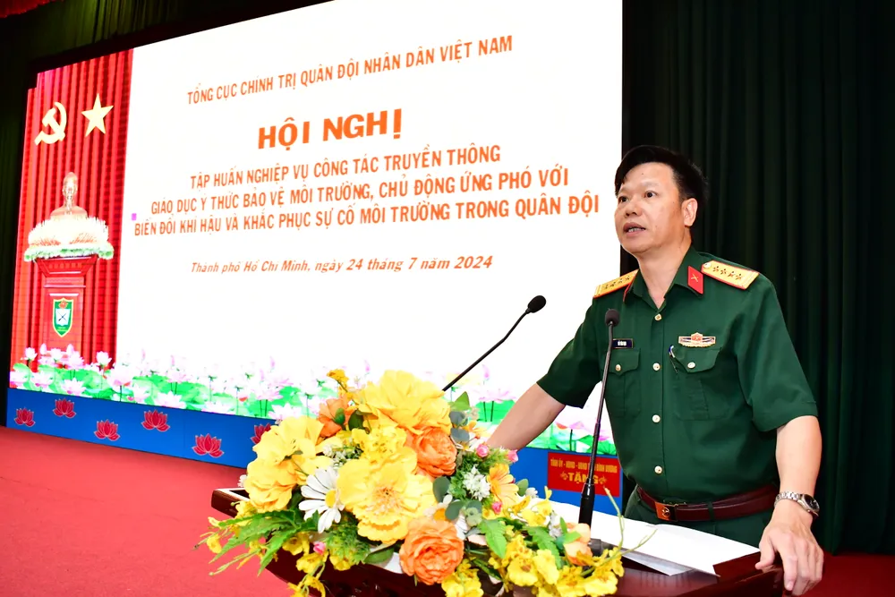Đại tá Đỗ Văn Dạo, Phó Chánh Văn phòng Tổng cục Chính trị, thừa ủy quyền của Thủ trưởng Tổng cục Chính trị phát biểu khai mạc DSC_4213.JPG