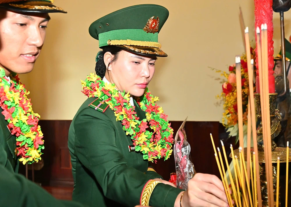 BĐBP tuyên dương 20 đại biểu “Gương mặt trẻ tiêu biểu”, “Gương mặt trẻ triển vọng” năm 2024. Ảnh: VIỆT DŨNG z6417230885997_75821bc3d009550cba55c473670e9928.jpg