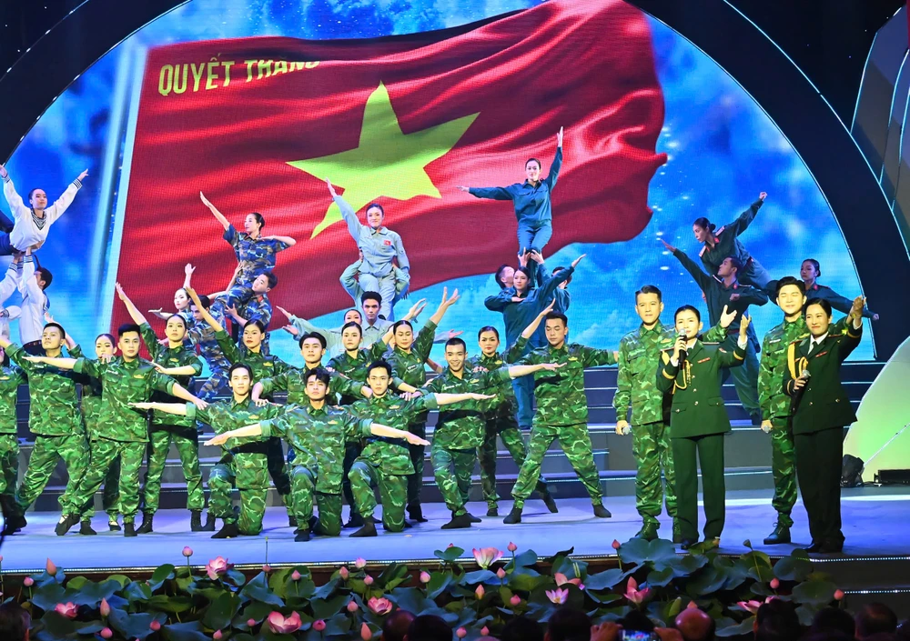 Tiết mục văn nghệ tại buổi lễ. Ảnh: VIỆT DŨNG z6576795107437_32e0c2f1900681a3bcb1dda6d6652fd4.jpg