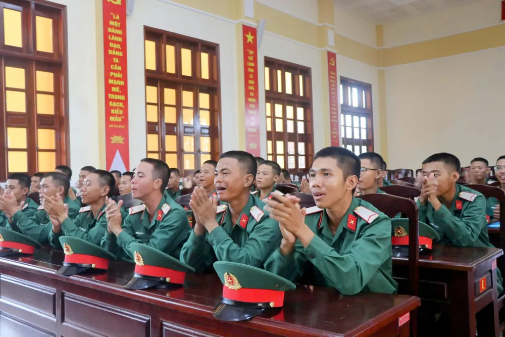 The new soldier sang the song z6655447954743_1adef60f4da2a7e3641ce009ecfced67.jpg