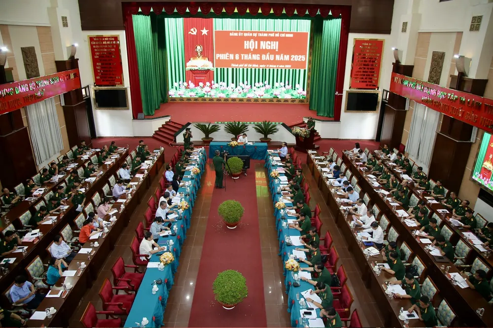 Quang cảnh hội nghị. Ảnh: DŨNG PHƯƠNG z6694336755358_012e3b221f5f3581186d527e9706c1d9.jpg
