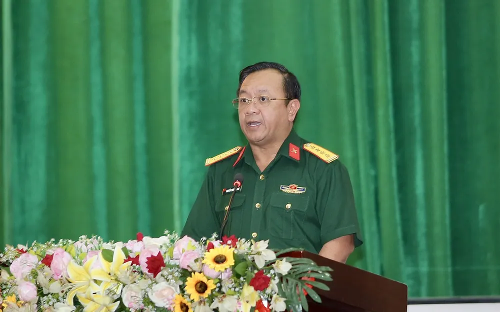 Đại tá Nguyễn Thành Trung, Chính ủy Bộ Tư lệnh TPHCM báo cáo phương hướng nhiệm vụ 6 tháng cuối năm. Ảnh: DŨNG PHƯƠNG z6694336788426_b81de502a2aafb7d32d5fdb85bbf35a5.jpg