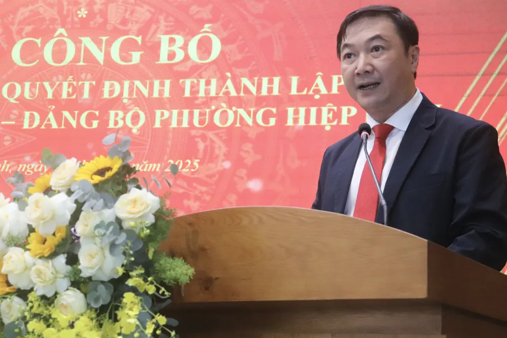 Đồng chí Vũ Anh Tuấn, Bí thư Đảng ủy phường Hiệp Bình, chia sẻ tại buổi lễ z6756604707798_a3bc0f33671299bace6d718498b1a65b.jpg