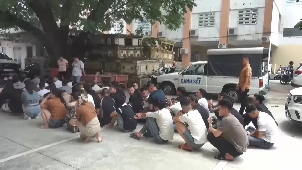 Công an TPHCM đang tiếp tục điều tra mở rộng. Ảnh: CA cong-an-tp-hcm-dot-kich-3-quan-bar-o-phuong-dong-hoa-phuong-an-phu-va-phuong-vung-tau-1-9404-4039.jpg