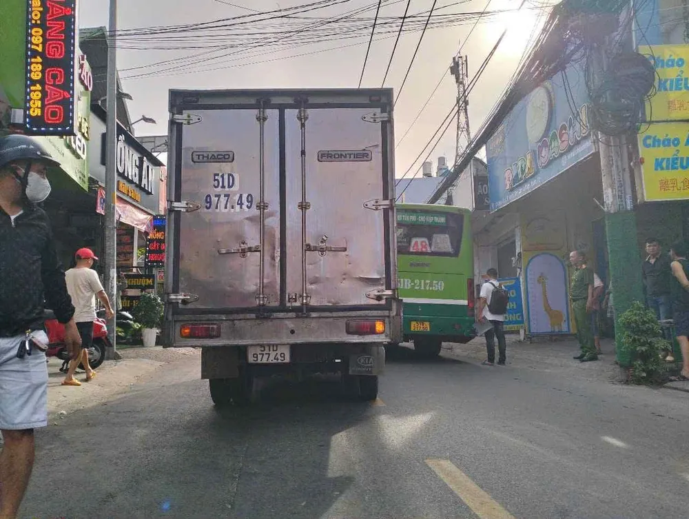 Công an dựng hiện trường vụ việc. Ảnh: AX IMG_1752233825346_1752235593116.jpg