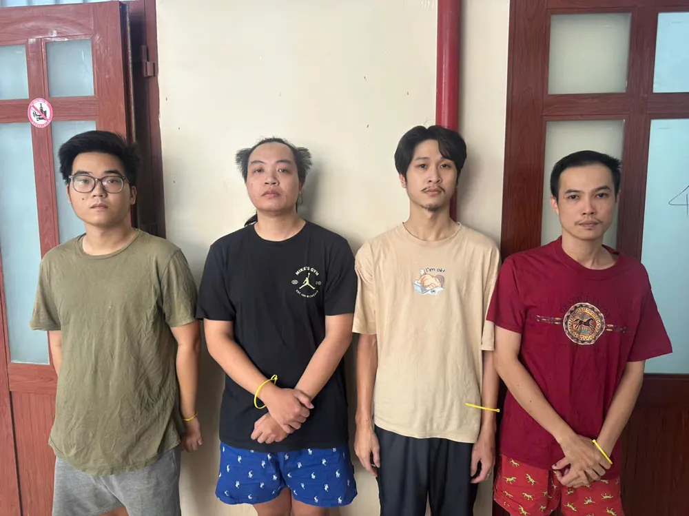 Các đối tượng tại cơ quan công an. Ảnh: CA z6832978811592_b49cf01685866c0be3898342e3a64036.jpg