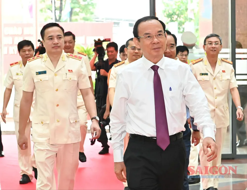 Bí thư Thành ủy TPHCM Nguyễn Văn Nên dự Đại hội đại biểu Đảng bộ Công an TPHCM lần thứ I. Ảnh: VIỆT DŨNG z6851972256575_7c2937125c4f2f2c88b2d26dab858d3b.jpg