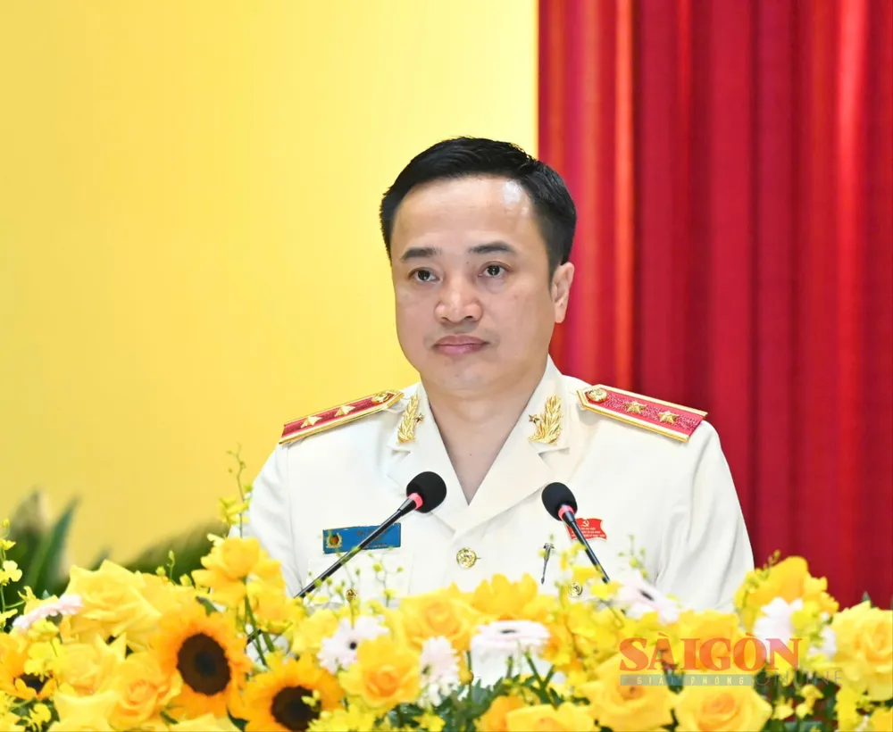 Trung tướng Mai Hoàng phát biểu khai mạc đại hội. Ảnh: VIỆT DŨNG z6851972375562_c39b8cc0028f560ebfc76eafb3fd6a98.jpg