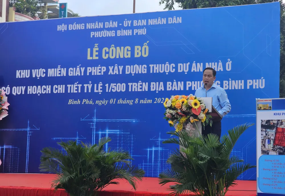 Chủ tịch UBND phường Bình Phú Nguyễn Huy Thắng phát biểu tại buổi lễ z6861715216792_773ac2994c36ca44202d06dce956d1b8.jpg