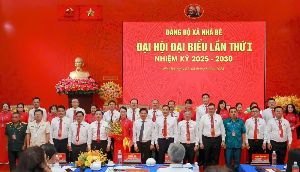 Ra mắt Ban Chấp hành Đảng bộ xã Nhà Bè, nhiệm kỳ 2025-2030 z6885760217114_ccf201972fdf4278364922fbf5ab33c1.jpg