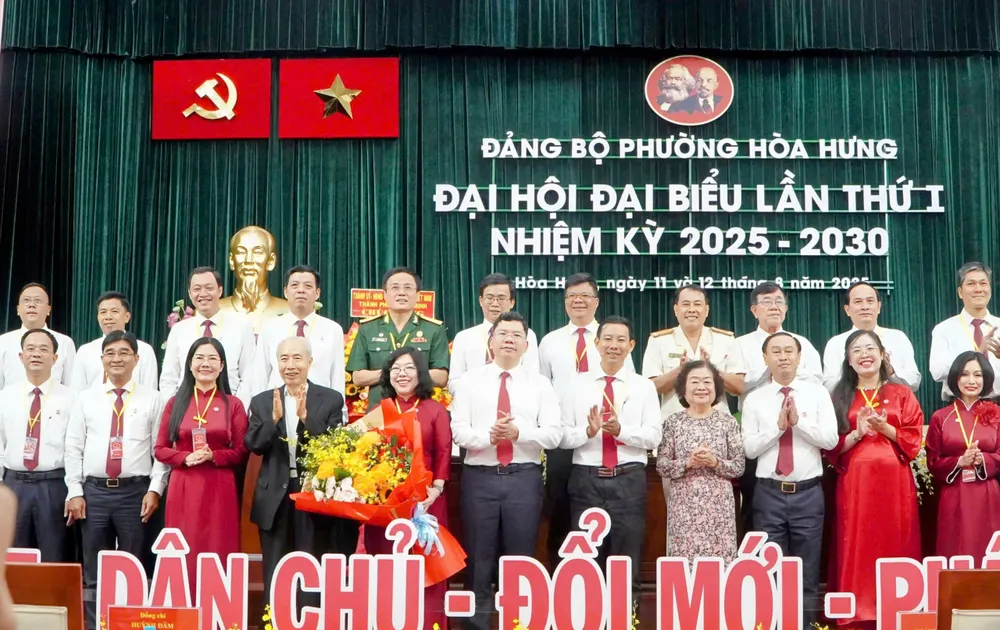 Ra mắt Ban Chấp hành Đảng bộ phường Hòa Hưng nhiệm kỳ 2025-2030 z6898793484063_dfec16e4f8e960b54e599451df306178.jpg