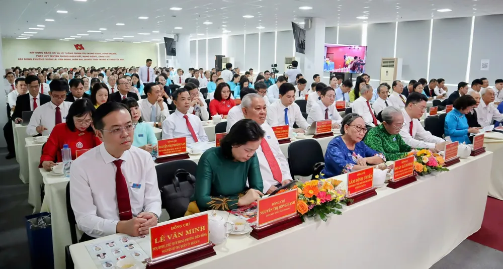 Đại biểu về dự đại hội z6905664025848_429a0483375aed36094e3d06cc4d484f.jpg