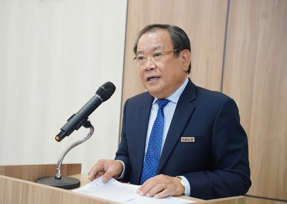 Nhà báo Mai Ngọc Phước phát biểu đề dẫn IMG_20250815_131447.jpg