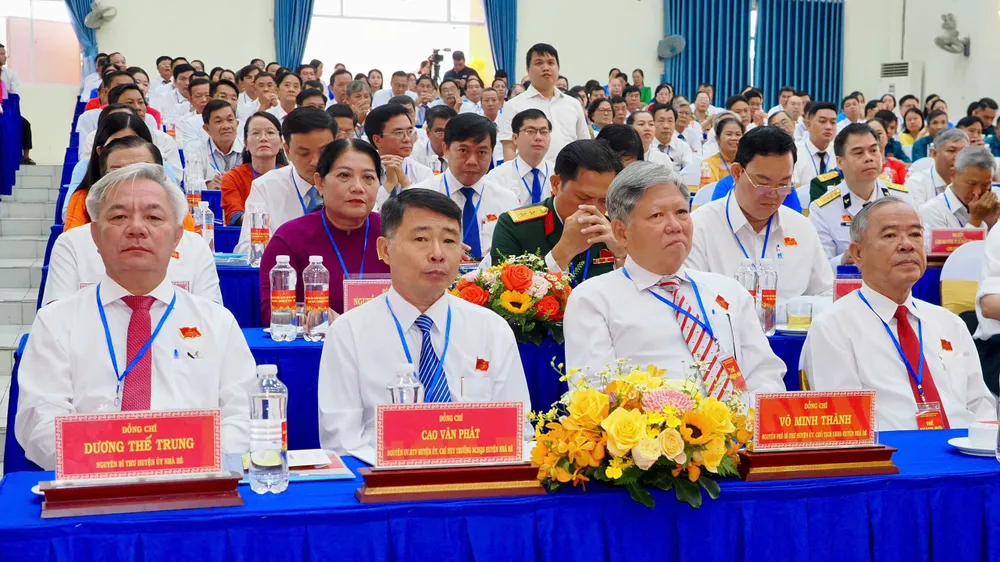 Các đại biểu dự đại hội. Ảnh: HOÀNG HÙNG z6917811302468_33f38a1bf643fc66b10781231ad7ea46.jpg