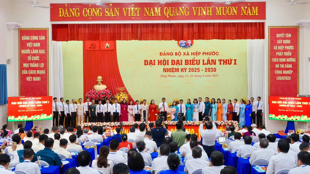 Ban Chấp hành Đảng bộ xã Hiệp Phước, nhiệm kỳ 2025-2030 gồm 31 đồng chí. Ảnh: HOÀNG HÙNG z6918495414797_6b752e29e875f96a9e33f93e403d92a2.jpg