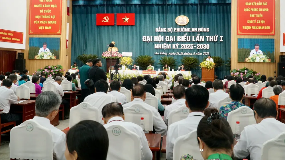 Quang cảnh đại hội z6922146430618_e96cceb68d9f96e0ef329480f550bdf4.jpg