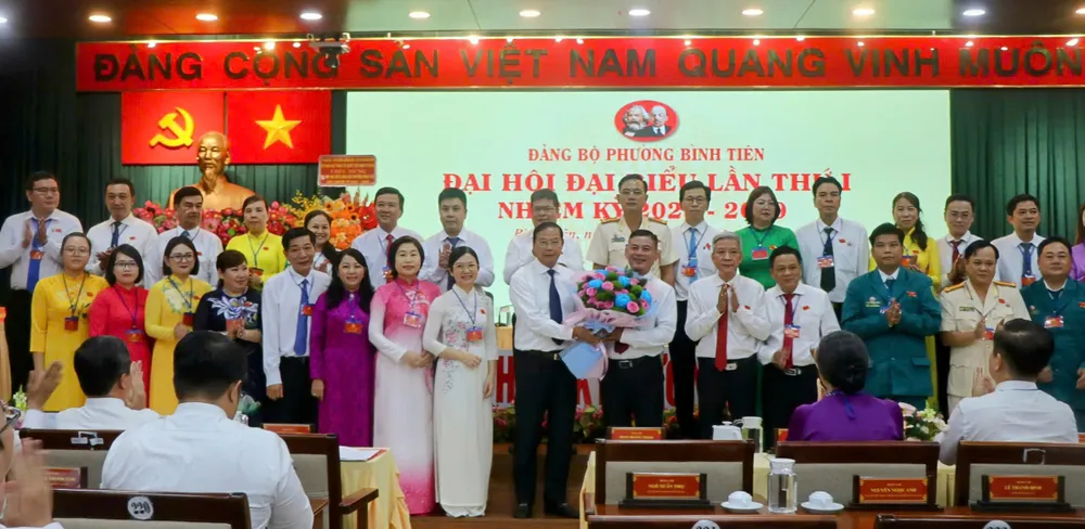 Ra mắt Ban Chấp hành Đảng bộ phường Bình Tiên, nhiệm kỳ 2025-2030 z6922188940580_d1aec86a33163908044f14ea1c23c588.jpg