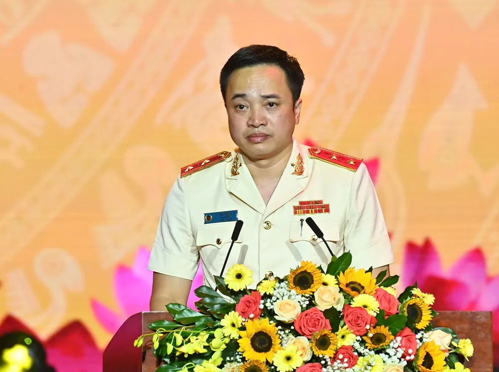 Trung tướng Mai Hoàng phát biểu tại buổi họp mặt. Ảnh: VIỆT DŨNG z6923563464682_427e6e57e51ab8c8ee40150914d6f798.jpg