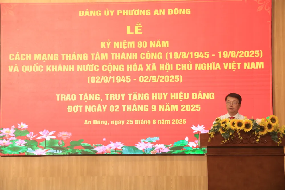 Phó Bí thư Thường trực Đảng ủy phường An Đông Phạm Nam Vĩnh An phát biểu ôn truyền thống IMG_8506.JPG